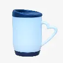 Taza Blanca con asa corazón y tapa de silicona color negro