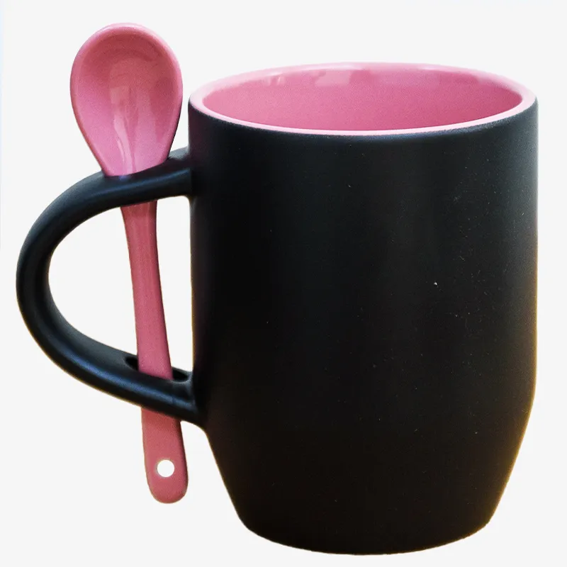 Taza mágica con cuchara 11 oz con color interior rosado