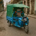 Triciclo Eléctrico de pasajeros con techo de lona